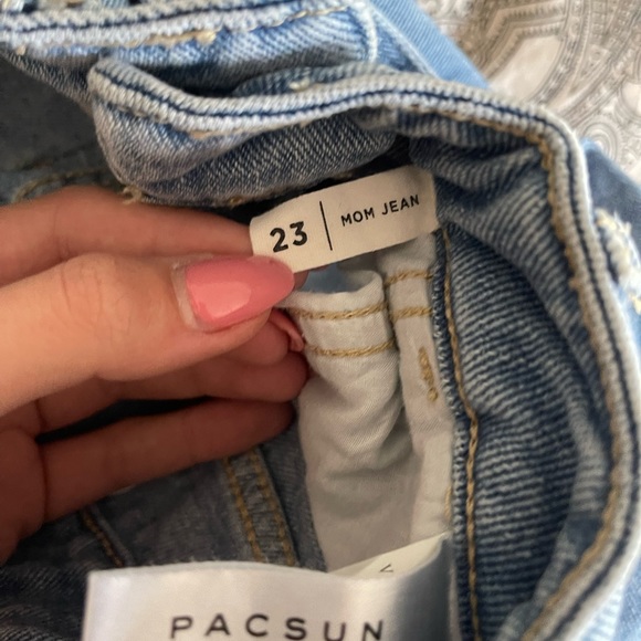 PACSUN embroidery daisy mom jeans - Picture 4 of 5